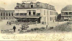 Another view of the Hotel Driehuizen. This card sent to Amsterdam from someone staying at Spoorstraat 14a in Zandvoort on 2nd June 1907.